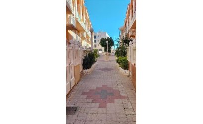 Revente - Apartment -
Torrevieja - La Mata