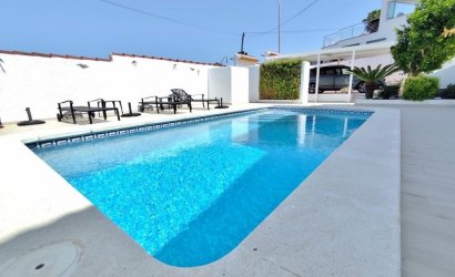 Herverkoop - Villa -
San Miguel de Salinas - Inland