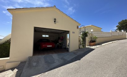 Resale - Villa -
Villamartin - Costa Blanca