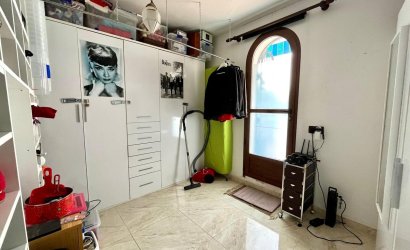 Herverkoop - Villa -
Villamartin - Costa Blanca