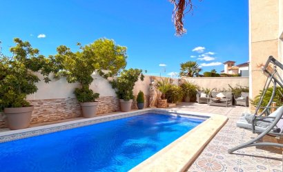 Herverkoop - Villa -
Orihuela Costa - Costa Blanca