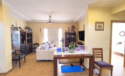 Reventa - Villa -
Yecla - Inland