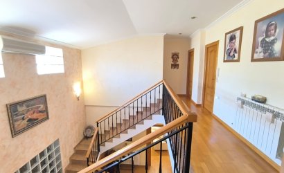 Reventa - Villa -
Yecla - Inland