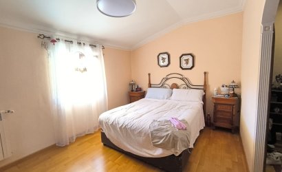 Reventa - Villa -
Yecla - Inland