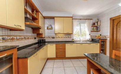 Resale - Villa -
La Mata - Costa Blanca