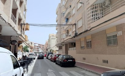 Revente - Apartment -
Torrevieja - La Mata