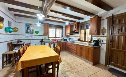 Revente - Villa -
Yecla - Inland