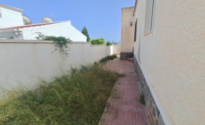 Resale - Villa -
Villamartin - Costa Blanca