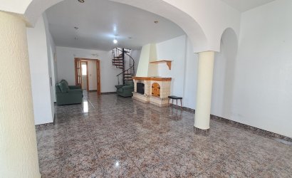 Resale - Villa -
Villamartin - Costa Blanca