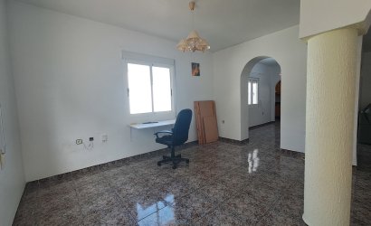 Resale - Villa -
Villamartin - Costa Blanca