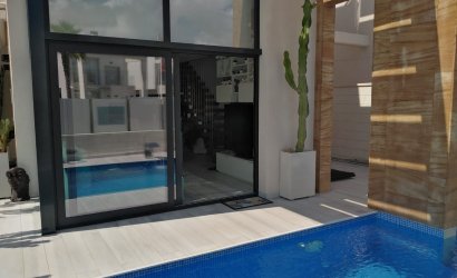 Herverkoop - Villa -
Orihuela Costa - Costa Blanca