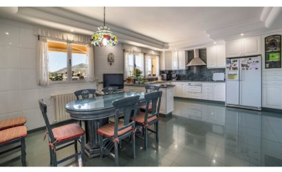 Revente - Villa -
Yecla - Inland