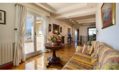 Revente - Villa -
Yecla - Inland