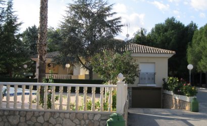 Revente - Villa -
Yecla - Inland