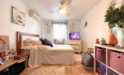 Herverkoop - Villa -
La Zenia - Costa Blanca