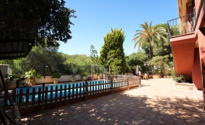 Resale - Villa -
Orihuela Costa - Campoamor