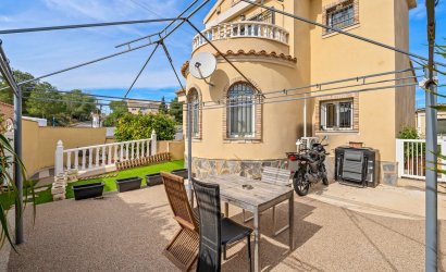 Revente - Villa -
Orihuela Costa - Costa Blanca