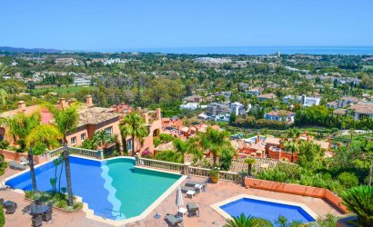 Herverkoop - Apartment -
Marbella - Nueva Andalucía