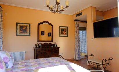 Herverkoop - Finca Country Property -
Orihuela