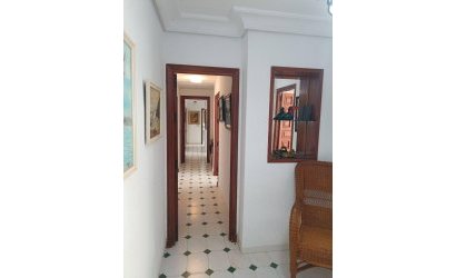 Herverkoop - Villa -
Orihuela Costa - Campoamor