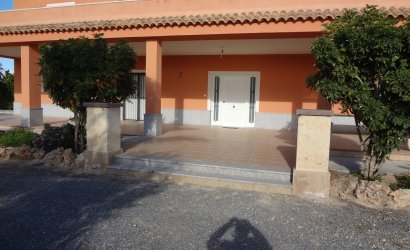 Herverkoop - Country House -
El Altet