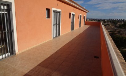 Herverkoop - Country House -
El Altet
