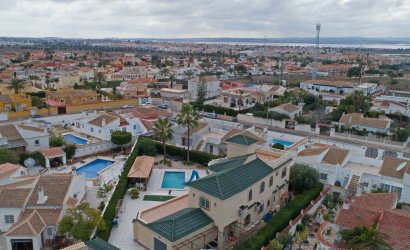 Resale - Villa -
Torrevieja - El Chaparral