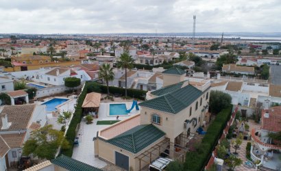 Herverkoop - Villa -
Torrevieja - El Chaparral