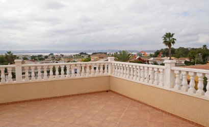 Resale - Villa -
Torrevieja - El Chaparral