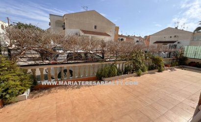 Resale - Townhouse -
Los Narejos - Urb. Oasis