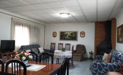 Herverkoop - Country House -
Cocentaina