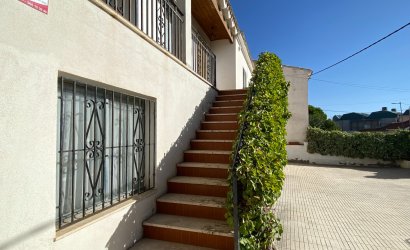 Resale - Townhouse -
Salinas