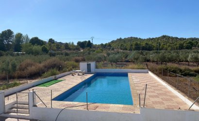 Revente - Country House -
Sax