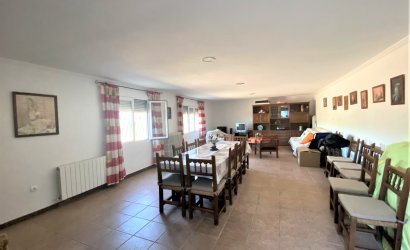 Revente - Country House -
Sax