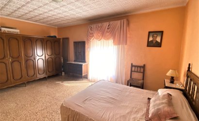 Revente - Country House -
Sax