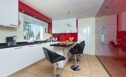 Resale - Villa -
Jávea - Montgó