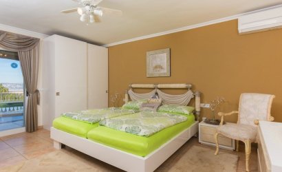 Resale - Villa -
Jávea - Montgó