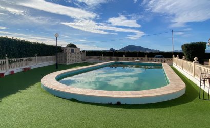 Revente - Country House -
Sax