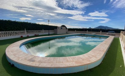 Revente - Country House -
Sax