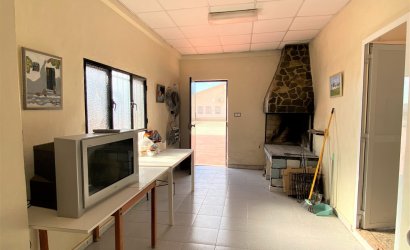 Revente - Country House -
Sax