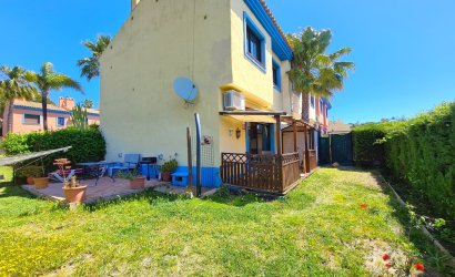 Herverkoop - Town House -
La Duquesa - Costa del Sol