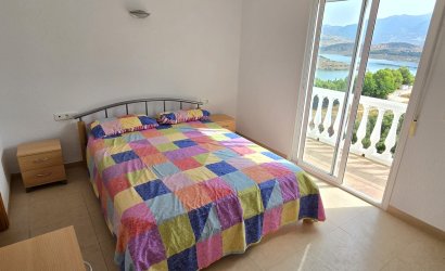 Herverkoop - Villa -
Vinuela - Inland