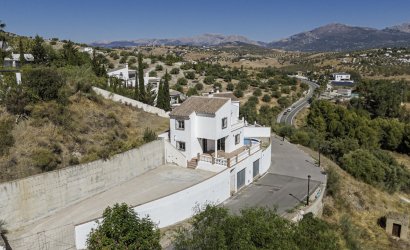 Herverkoop - Villa -
Vinuela - Inland