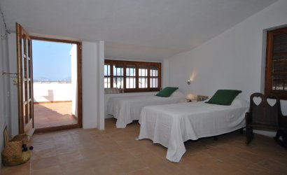 Reventa - Villa -
Moraira - Benimeit