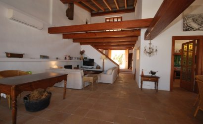 Resale - Villa -
Moraira - Benimeit