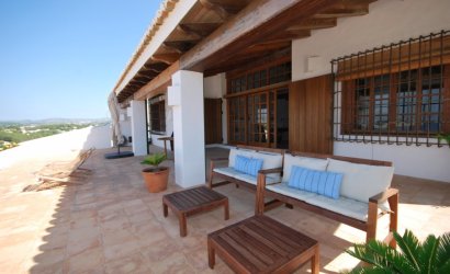 Herverkoop - Villa -
Moraira - Benimeit