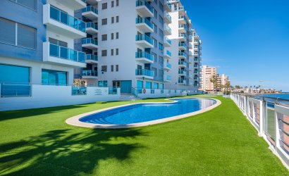 Resale - Apartment -
La Manga del Mar Menor