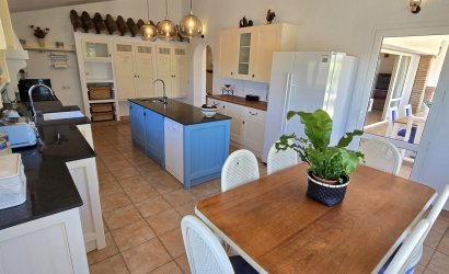 Herverkoop - Villa -
Vinuela - Inland