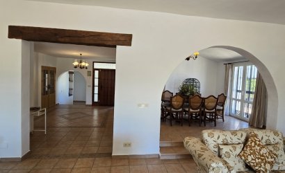 Herverkoop - Villa -
Vinuela - Inland