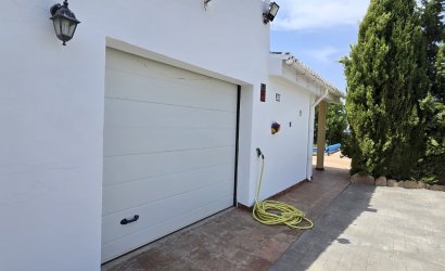 Reventa - Villa -
Vinuela - Inland